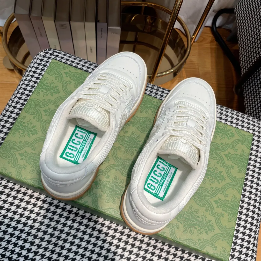 👟👟Ex-factory price 520👟👟 Gucci's new dirty shoes MAC80 series✅fully imported anti-counterfeiting thread, not ordinary fluorescent thread ## Retro old money style tone, full of old money retro feel❗️ ss23 is really fresh and can't be newer ~ the foot feel is matched with leverage ~ cloud-like comfort Original grained cowhide, contrasting stripes, original satin fabric, original thin soft fabric + cowhide color matching inside, original TPU sole, original craftsmanship on the gap edge, glue-free and environmentally friendly ♻️ Couple size 35-44 (45.46. Can be customized) Original packaging + printed GUCCI outer box
